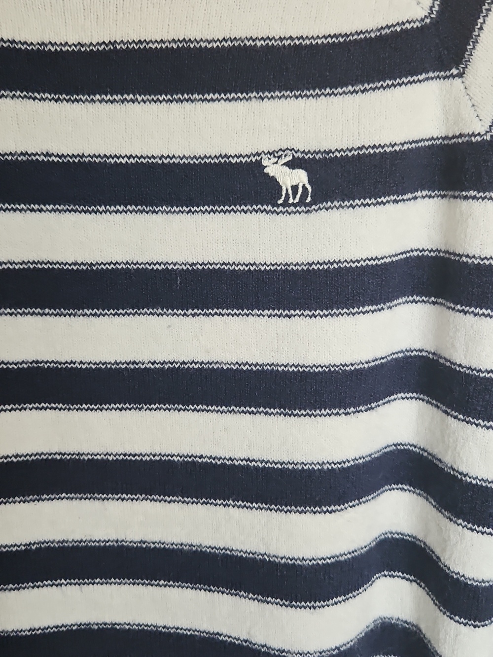 Abercrombie & Fitch Navy and White Striped Crewneck Sweater - Picture 2 of 6